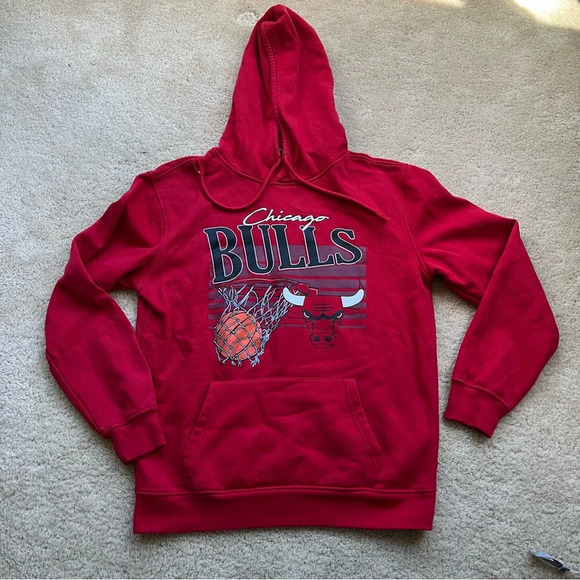 Ultra Game Unisex Adult NBA Chicago Bulls Red Pullover Hoodie - Size S - GUC* - Picture 1 of 10